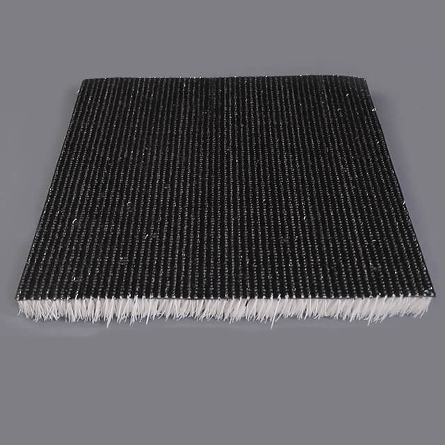 hvidt kunstgr&aelig;s